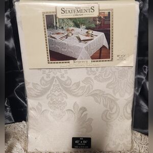 New Cream Home Statements Collection Regency Jacquard Woven Oblong Tablecloth